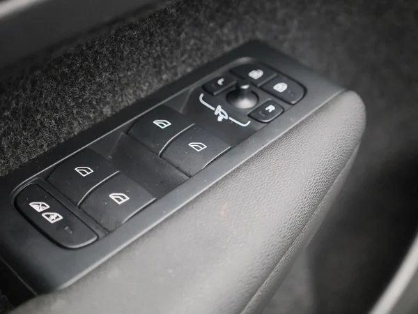 Volvo XC40 (2023) — foto 27 van 45