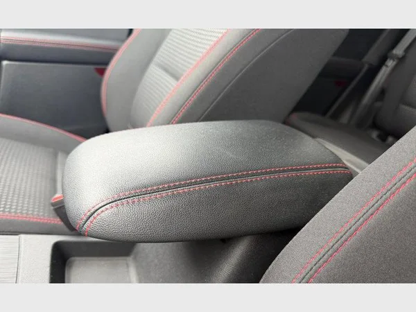 Ford Kuga (2021) — foto 11 van 28