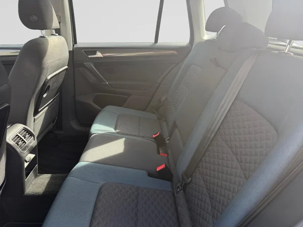 VOLKSWAGEN Golf Sportsvan (2020) — foto 2 van 19
