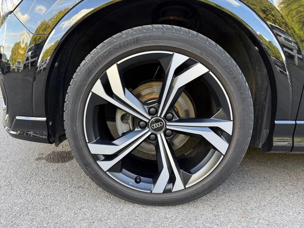 AUDI Q3 Sportback (2023) — foto 2 van 17
