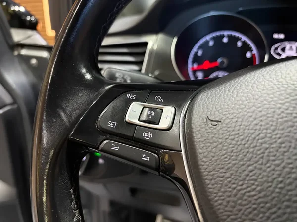Volkswagen Golf (2020) — foto 2 van 28