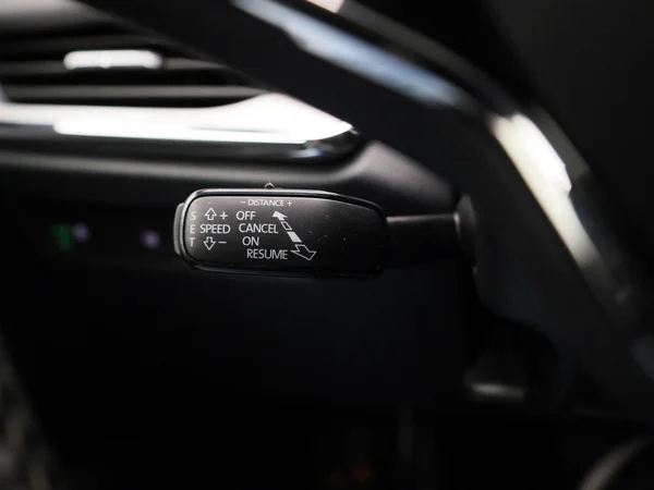 Škoda Enyaq iV (2023) — foto 11 van 43