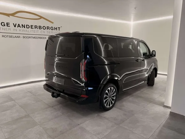 Ford Tourneo Custom — foto 20 van 24