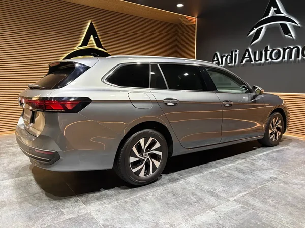 Volkswagen Passat (2024) — foto 21 van 31