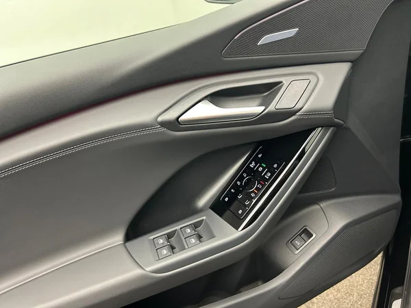 AUDI Q6 e-tron (2026) — foto 7 van 24