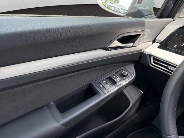 VOLKSWAGEN Golf VIII (2025) — foto 10 van 16
