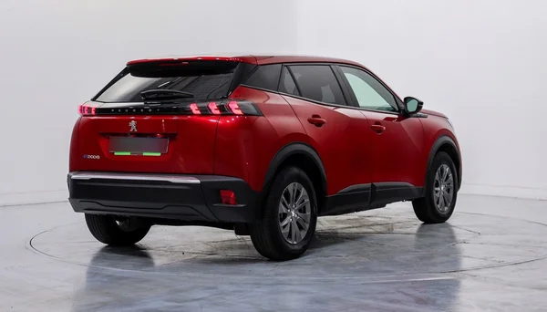 Peugeot E-2008 (2022) — foto 45 van 56