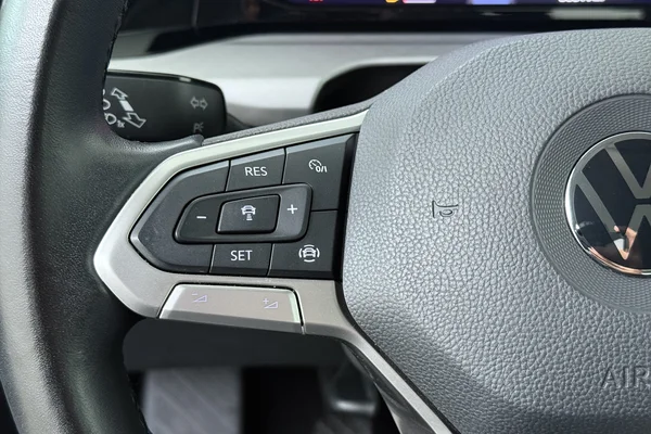 Volkswagen Golf VIII (2021) — foto 5 van 24