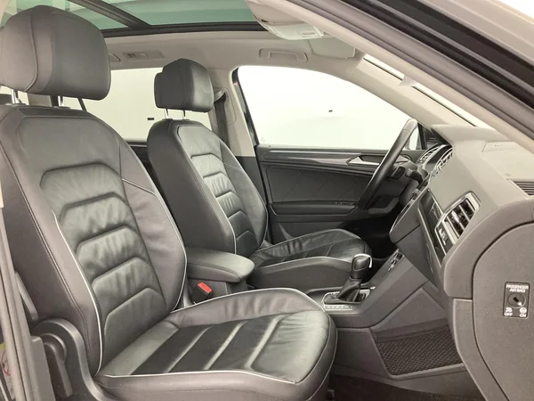 VOLKSWAGEN Tiguan Allspace (2021) — foto 22 van 36