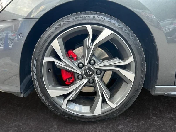 AUDI A3 Sportback (2023) — foto 4 van 34