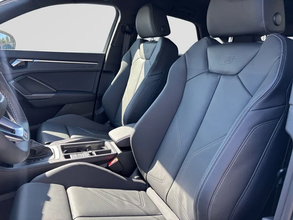 AUDI Q3 Sportback (2025) — foto 21 van 21