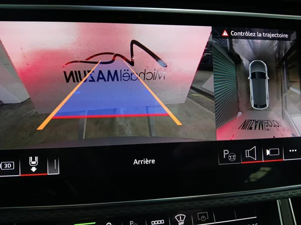 AUDI Q8 SUV e-hybrid (PHEV) (2024) — foto 3 van 19