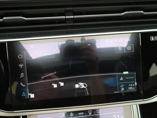 AUDI Q7 PHEV (2021) — foto 15 van 28