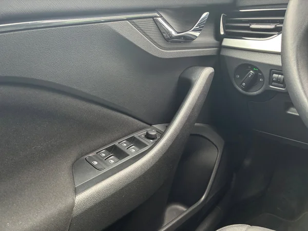 SKODA Kamiq (2023) — foto 8 van 22