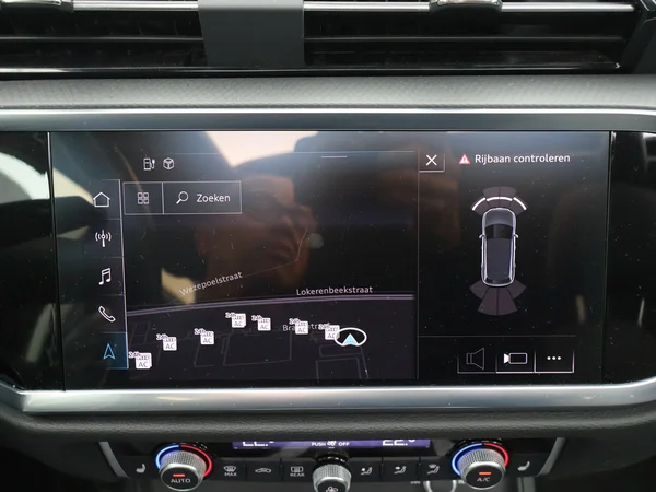 AUDI Q3 PHEV (2023) — foto 13 van 26