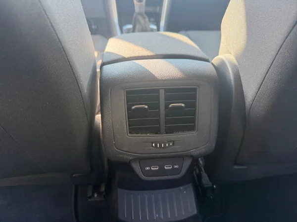 VOLKSWAGEN T-Roc (2023) — foto 17 van 20