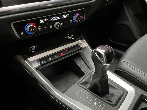 AUDI Q3 Sportback (2024) — foto 6 van 20