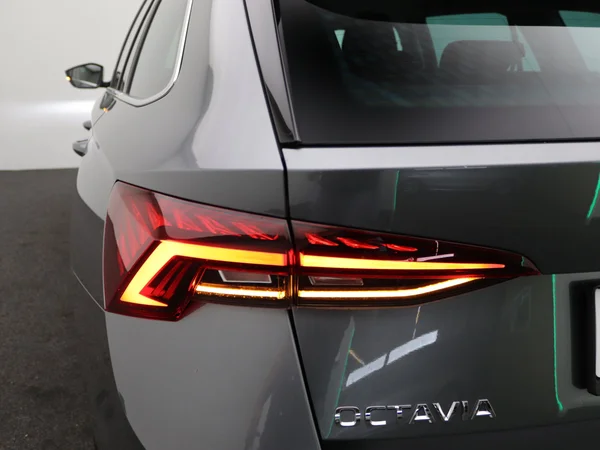 SKODA Octavia Combi (2024) — foto 4 van 27