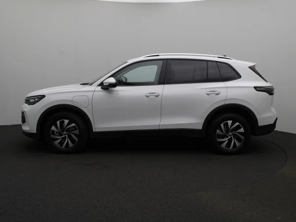 VOLKSWAGEN Tiguan eHybrid (PHEV) (2025) — foto 16 van 24