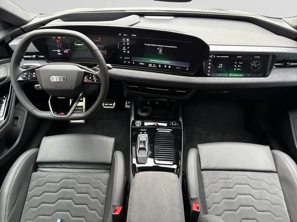 AUDI A6 Sportback e-tron (2025) — foto 16 van 17