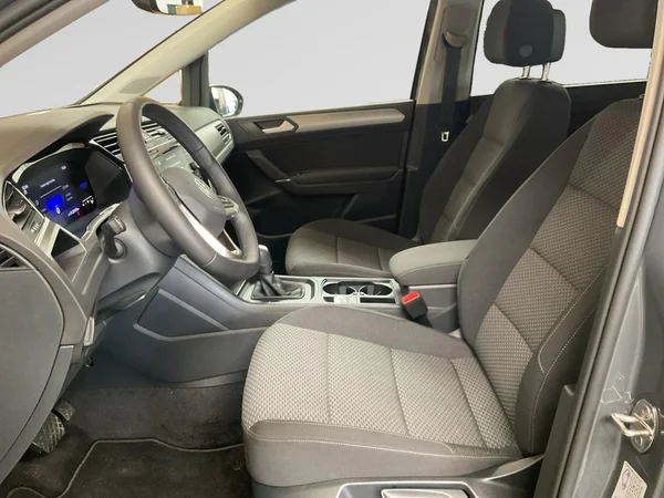 VOLKSWAGEN Touran (2025) — foto 22 van 22