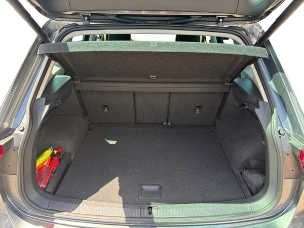 VOLKSWAGEN Tiguan (2019) — foto 16 van 24