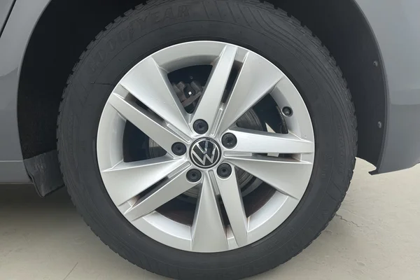 Volkswagen Golf VIII (2024) — foto 15 van 18