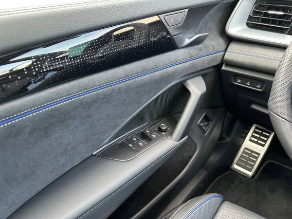 VOLKSWAGEN Tayron eHybrid (PHEV) (2025) — foto 6 van 20