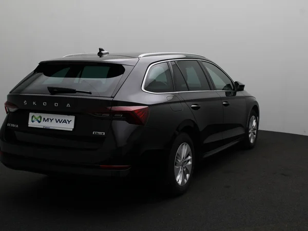 SKODA Octavia Combi (2023) — foto 12 van 18