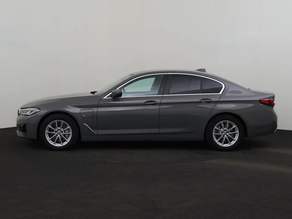 BMW 520 (2022) — foto 12 van 29