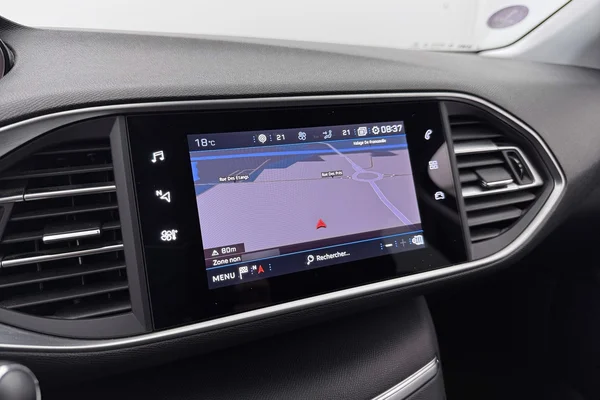Peugeot 308 (2021) — foto 2 van 36