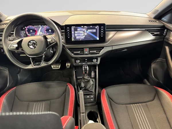 SKODA Scala (2024) — foto 2 van 24