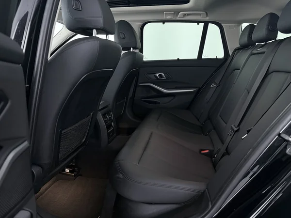 BMW 330 (2021) — foto 5 van 32