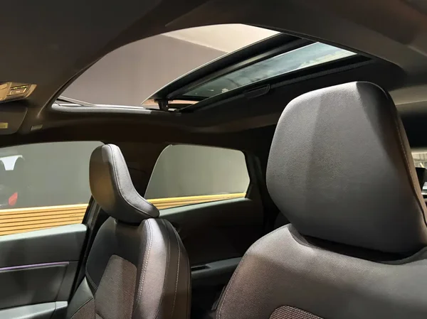 Renault Captur (2022) — foto 2 van 29