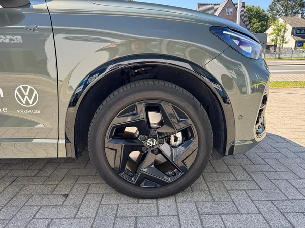 VOLKSWAGEN Tiguan eHybrid (PHEV) (2025) — foto 15 van 24