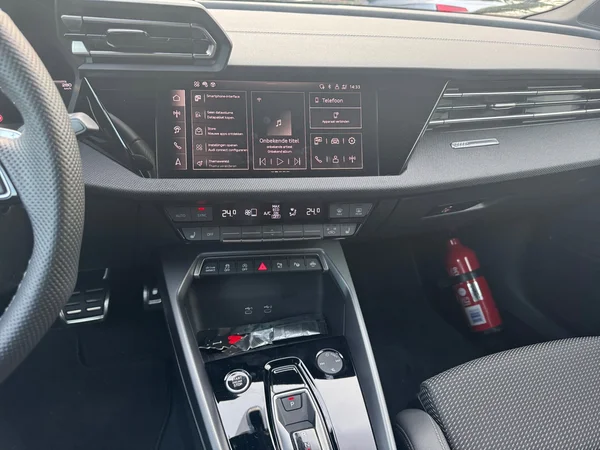 AUDI A3 Sportback (2025) — foto 6 van 24