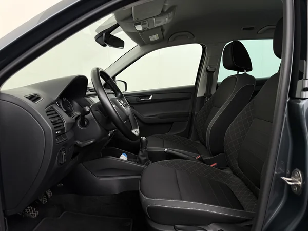 SKODA Fabia (2021) — foto 2 van 26
