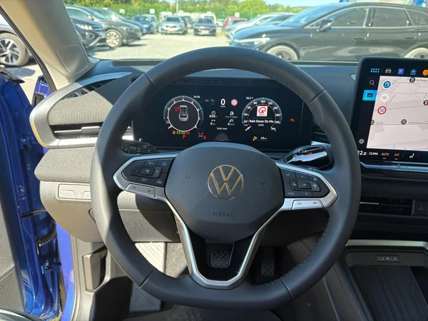 VOLKSWAGEN T-Roc (2026) — foto 5 van 24