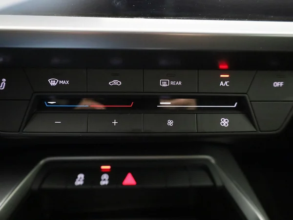 Audi A3 (2023) — foto 14 van 39