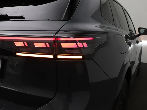 VOLKSWAGEN Tiguan eHybrid (PHEV) (2025) — foto 16 van 20