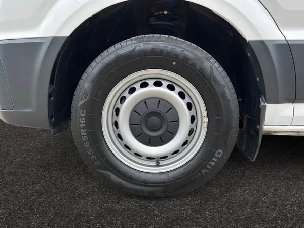 VOLKSWAGEN Crafter 35 Fourgon Mwb Hr (2023) — foto 15 van 22
