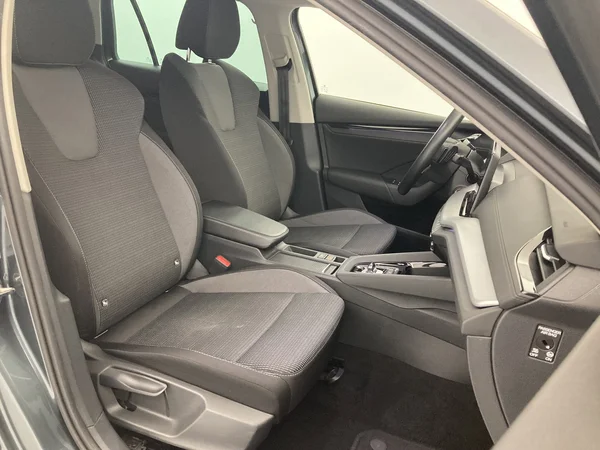 SKODA Octavia Combi (2021) — foto 26 van 36