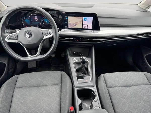 VOLKSWAGEN Golf VIII (2020) — foto 12 van 17