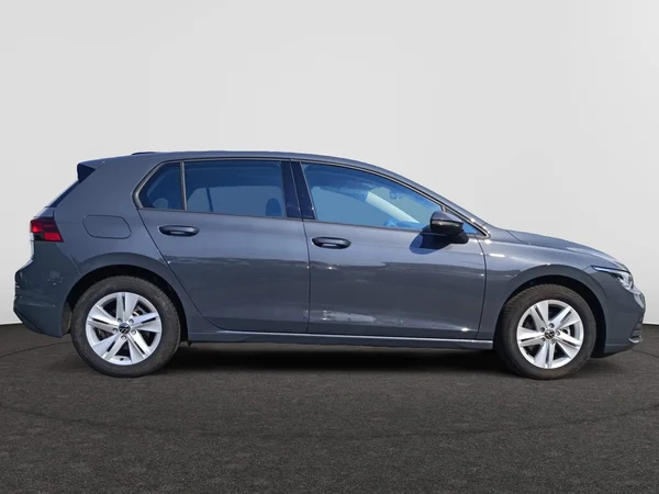 VOLKSWAGEN Golf VIII (2024) — foto 2 van 24