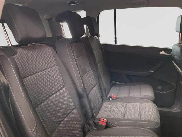 VOLKSWAGEN Touran (2025) — foto 11 van 22