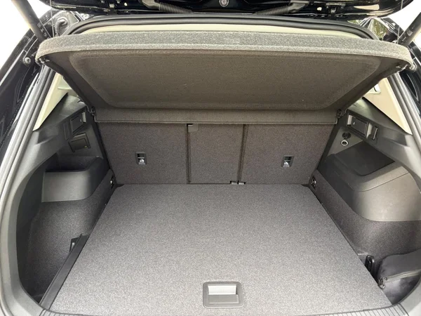 VOLKSWAGEN Tiguan (2026) — foto 14 van 24