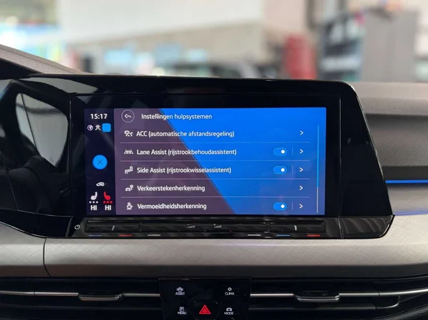 Volkswagen Golf Variant (2022) — foto 8 van 20