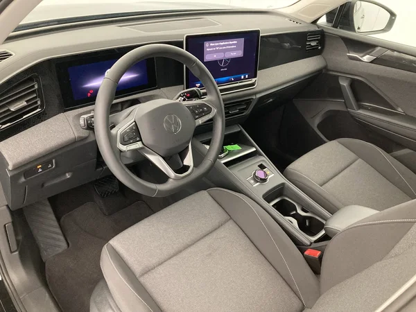 VOLKSWAGEN Tiguan (2025) — foto 5 van 36