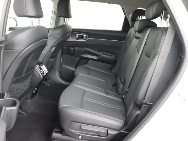 KIA Sorento (2024) — foto 5 van 31