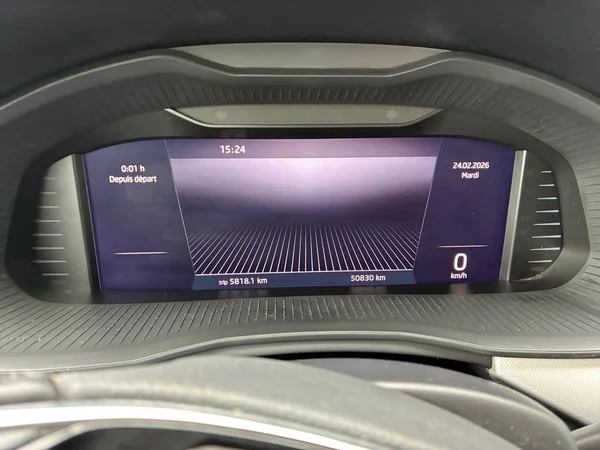 SKODA Kamiq (2023) — foto 2 van 24